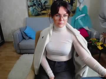 stunning lady0